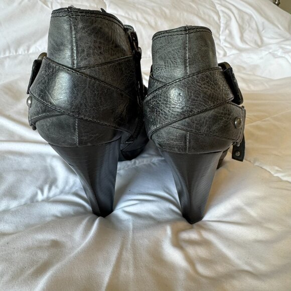 Guess Peep Toe Heeled Bootie, Size 5 1/2 - Picture 2 of 6